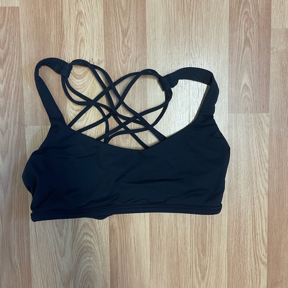 Lululemon Free to Be Bra SIZE 4 - Picture 3 of 5